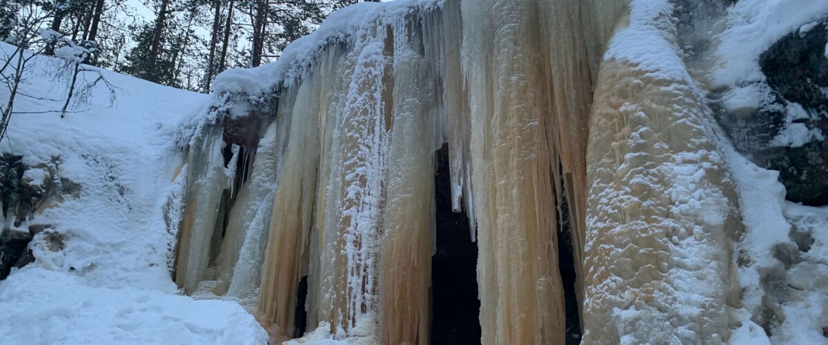 Jaskinia lodowa w Örnsköldsvik.